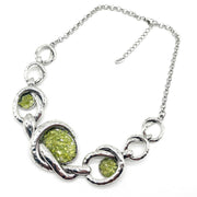 Collar con chips de olivina